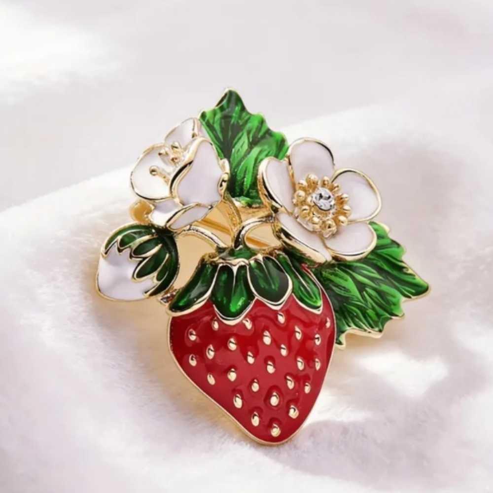 Strawberry & Flowers Brooch - Picture 3 of 5